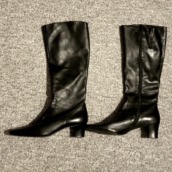 Antonio Melani black leather boots, size 8.5 - Picture 2 of 5